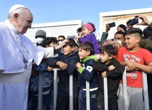 Papież Franciszek odwiedził migrantów na wyspie Lesbos 