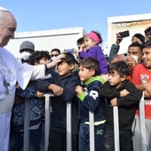 Papież Franciszek odwiedził migrantów na wyspie Lesbos 