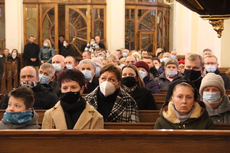 Olesno. Tablica upamiętniająca ks. prał. Jana Rybaka