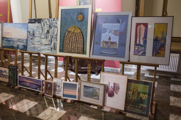 Kilkanaście tysięcy na cmentarz