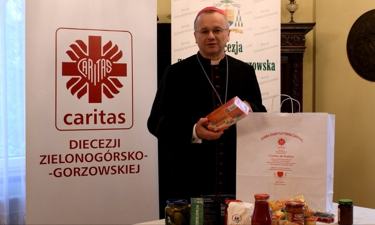 Bp Lityński zachęca do przygotowania Torby Charytatywnej Caritas