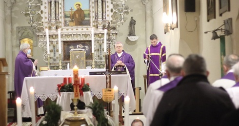 Jerzmanki. Pogrzeb ks. Janusza Dereczenika