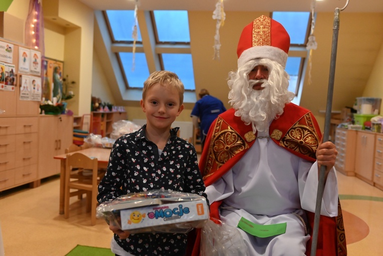 Św. Mikołaj w przedszkolu sióstr prezentek