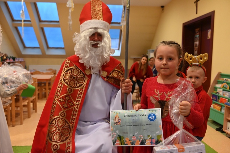 Św. Mikołaj w przedszkolu sióstr prezentek