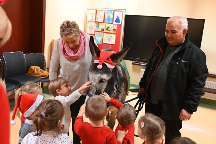 Św. Mikołaj w przedszkolu sióstr prezentek