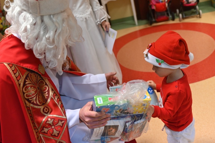 Św. Mikołaj w przedszkolu sióstr prezentek