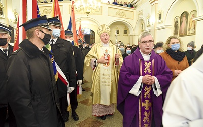 ▲	Uroczystości przewodniczył biskup tarnowski.