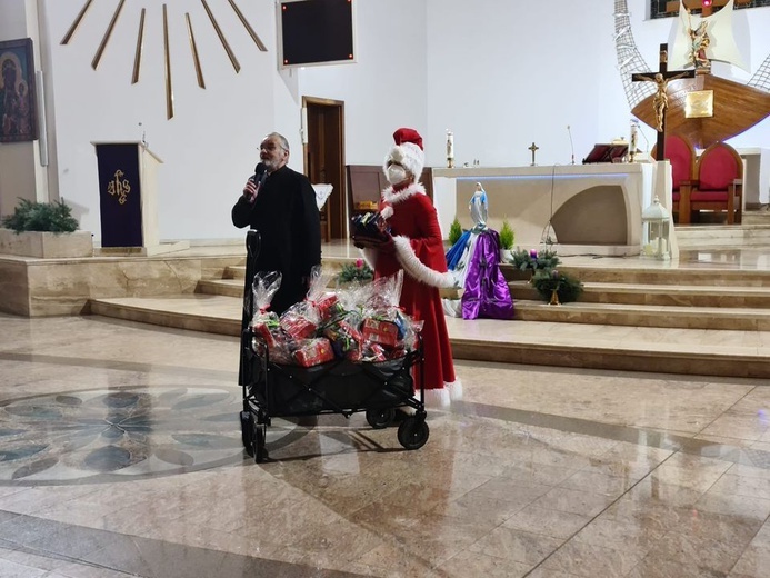 Święty Mikołaj w różnych miejscach diecezji