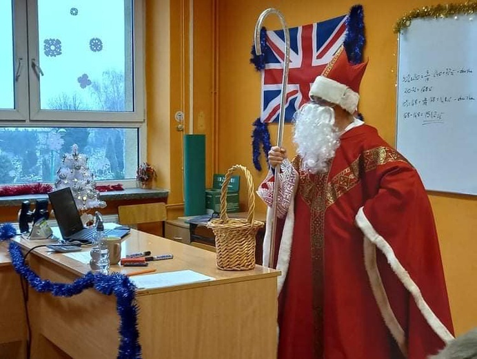 Święty Mikołaj w różnych miejscach diecezji