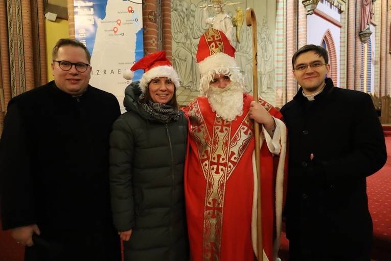 Święty Mikołaj w różnych miejscach diecezji