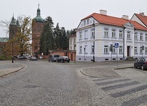 Gremium doradcze świeckich i duchownych spotyka się cyklicznie w domu biskupim.