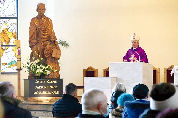 Dziękczynnej Eucharystii przewodniczył biskup pomocniczy archidiecezji gdańskiej.