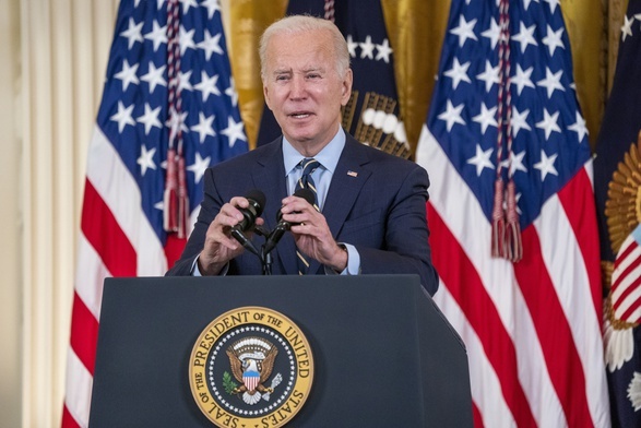 Biden ostrzegł Putina, że odpowie sankcjami na eskalację na Ukrainie