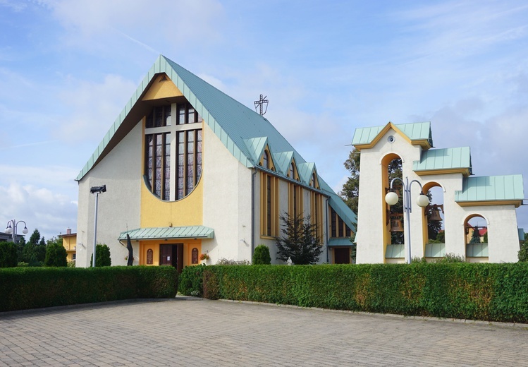 Kościół św. Teresy Benedykty od Krzyża - Edyty Stein w Lublińcu