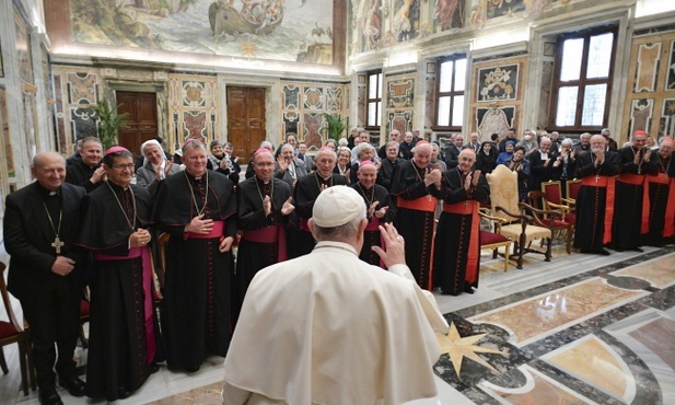 Franciszek do osób konsekrowanych: rozeznawajcie i towarzyszcie