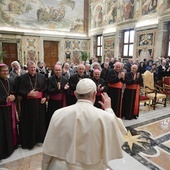 Franciszek do osób konsekrowanych: rozeznawajcie i towarzyszcie