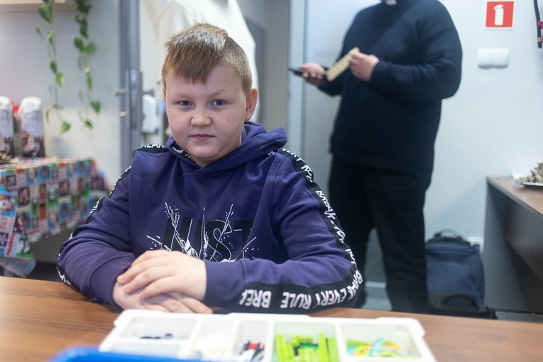 Ministranci budowali roboty