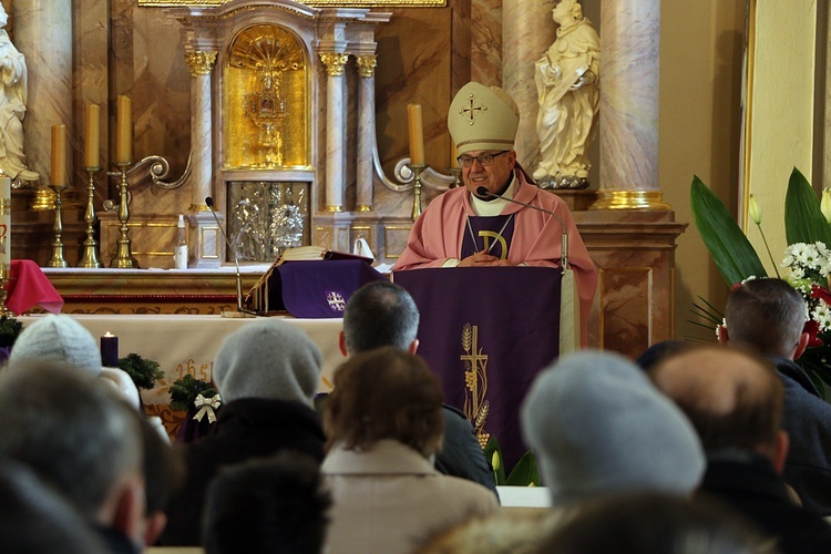 Poświęcenie odnowionego ołtarza św. Filomeny