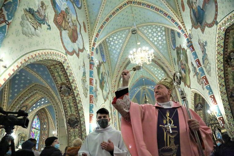 Poświęcenie polichromii w Lubczy