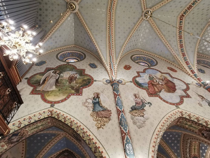 Polichromia kościoła w Lubczy