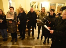 W grupie Odnowa śpiewają nauczyciele z Pustkowa-Osiedla, Pustkowa, Ostrowa i Skrzyszowa.
