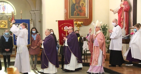 Abp Skworc w Niedzielę Gaudete: Śpiewajcie razem z Izajaszem pieśń radości i wdzięczności