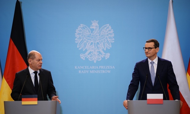 Morawiecki: różne koncepcje centralizmu - utopijne; Scholz: czujemy się odpowiedzialni za to, żeby UE udała się