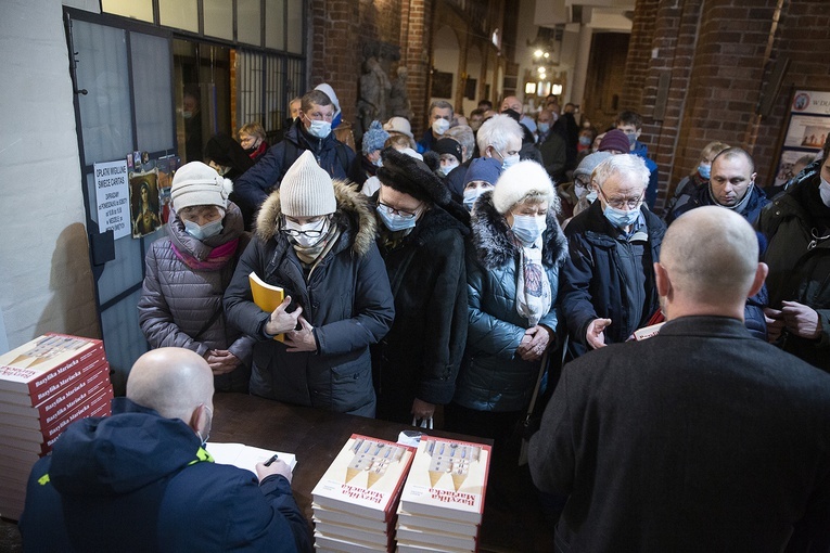 Promocja książki o bazylice