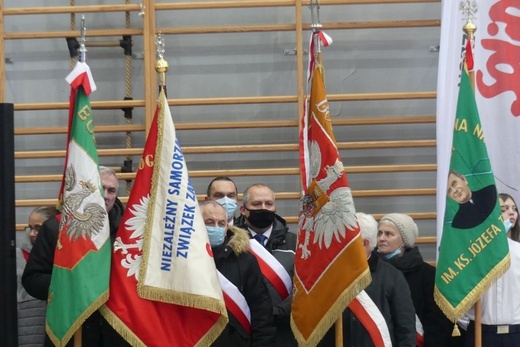 40. rocznica wprowadzenia stanu wojennego i poświęcenia sztandaru "Solidarności" w Rajczy