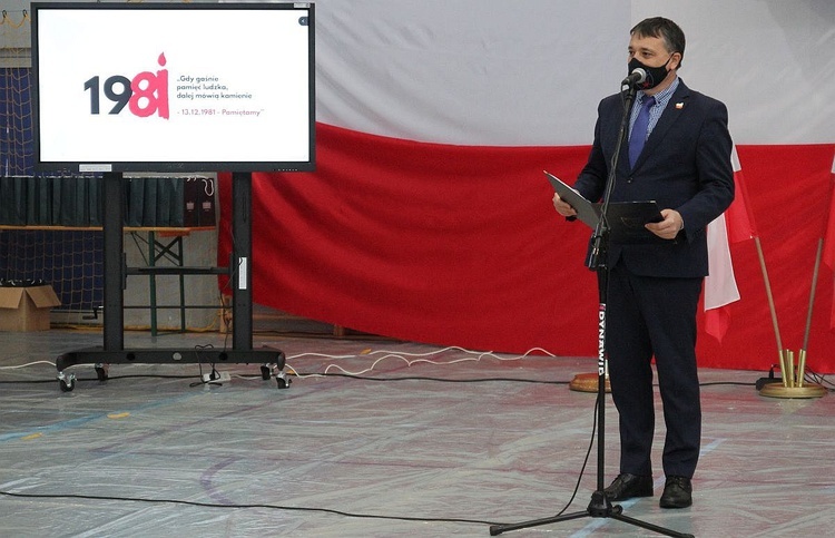 40. rocznica wprowadzenia stanu wojennego i poświęcenia sztandaru "Solidarności" w Rajczy