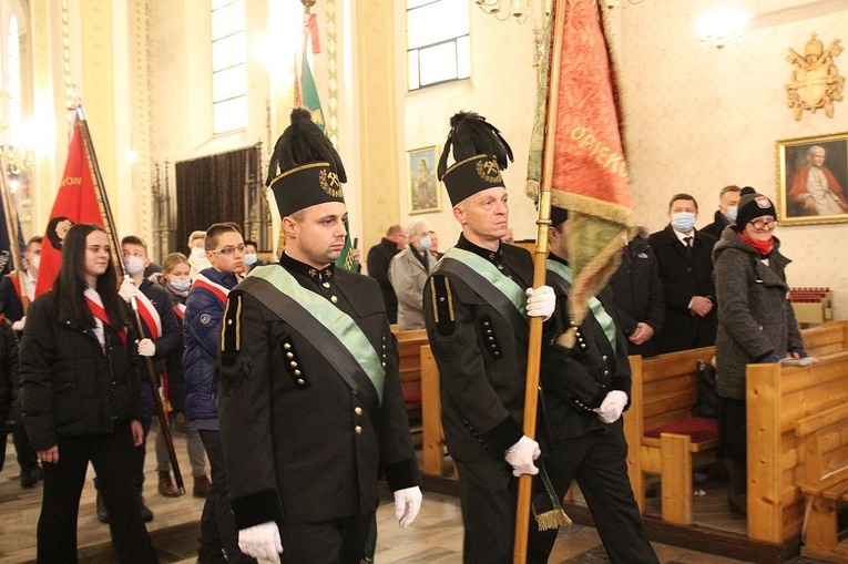 40. rocznica wprowadzenia stanu wojennego i poświęcenia sztandaru "Solidarności" w Rajczy