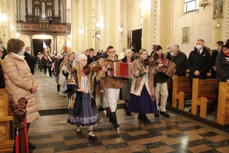 40. rocznica wprowadzenia stanu wojennego i poświęcenia sztandaru "Solidarności" w Rajczy