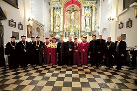 	Uczestnicy uroczystości jubileuszowych.