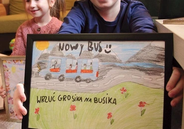 Oleńka wystawiła na licytację rysunek nowego busika, którym wszystkie dzieci pojadą na wakacje do Zakopanego
