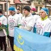 	Złożenie kwiatów pod tablicą upamiętniającą ofiary stanu wojennego.