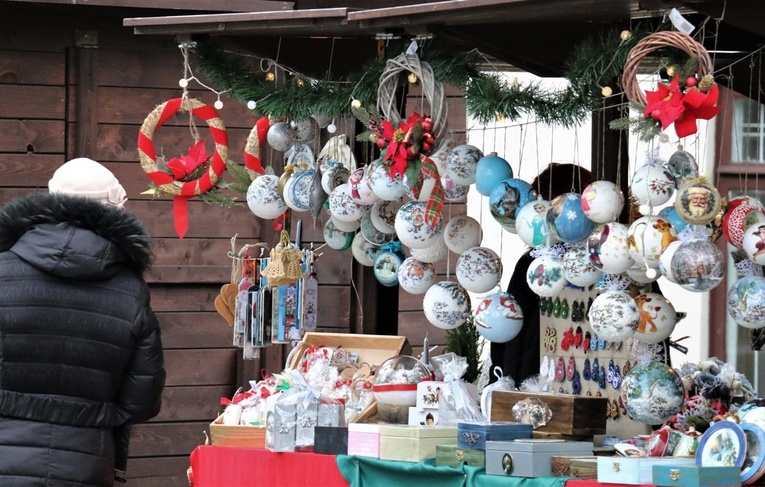 Kiermasz czynny będzie w godz. 11-21.