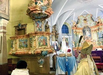 W Domaszkowie biskup poświęcił odrestaurowaną ambonę.