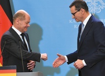 Kanclerz Olaf Scholz i premier Mateusz Morawiecki.