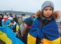 Kijów, rok 2020, obchody 101. rocznicy zjednoczenia wschodniej i zachodniej Ukrainy.