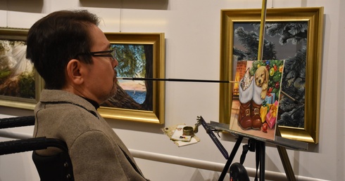Walery Siejtbatałow w swoim dorobku malarskim ma pejzaże, portrety, ikony, martwą i żywą naturę.