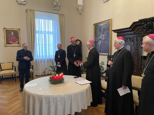 Kanoniczne objęcie urzędu przez arcybiskupa koadiutora