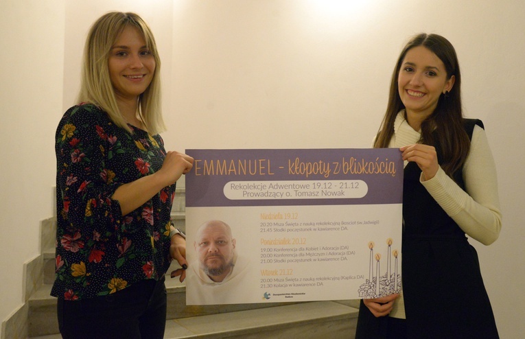 Katarzyna Piasecka (z lewej) i Katarzyna Rylska zapraszają młodych do udziału w rekolekcjach.