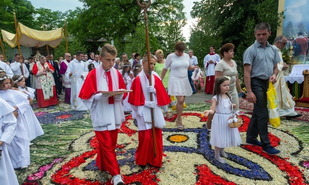 Dywany kwietne na Boże Ciało na liście UNESCO