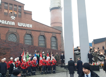 Katowice. Uroczystości w 40. rocznicę pacyfikacji kopalni "Wujek"
