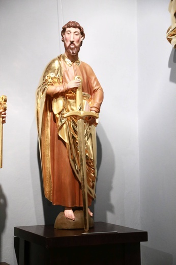 Wystawa rzeźb z głównego ołtarza sądeckiej bazyliki