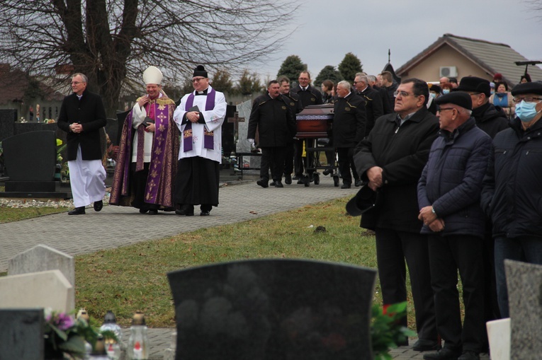 Kobyla. Ks. Zbigniew Glenc pochowany