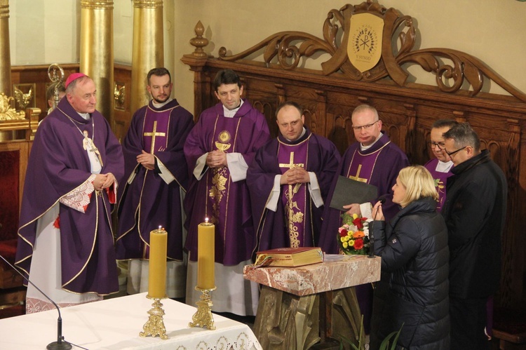 Wał Ruda - Zabawa. Droga Krzyżowa i poświęcenie kaplicy