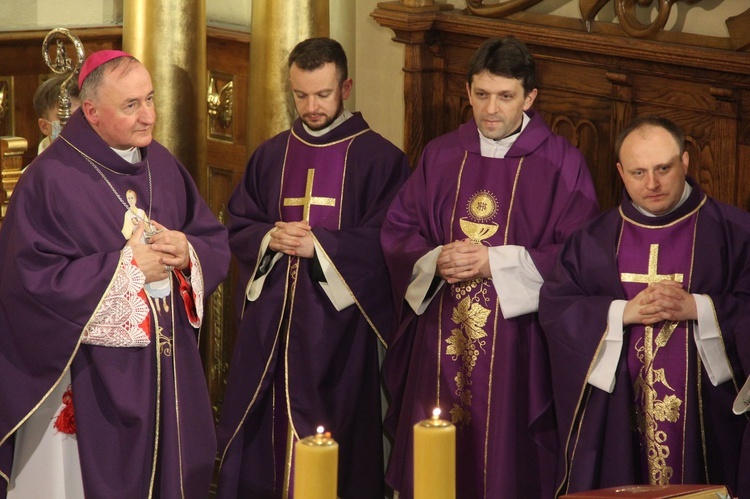 Wał Ruda - Zabawa. Droga Krzyżowa i poświęcenie kaplicy