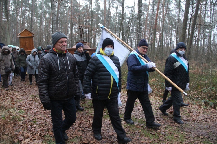 Wał Ruda - Zabawa. Droga Krzyżowa i poświęcenie kaplicy