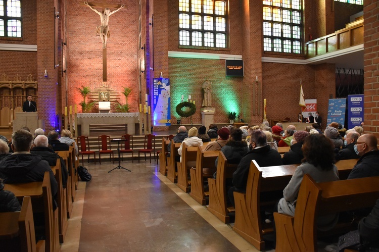 Chór Symfonia wyśpiewał swoje 90. urodziny